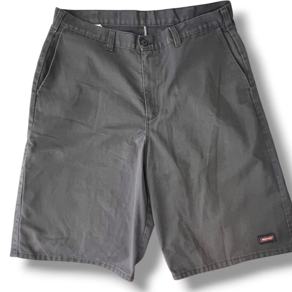 Vintage Men's Dickie's Grey Long Skate Shorts 36